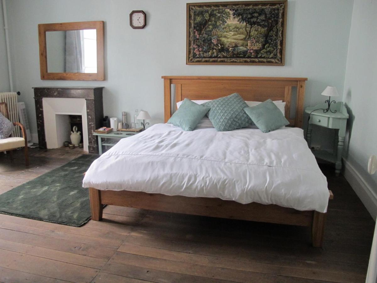Bed and Breakfast ChezLola Civray  Esterno foto