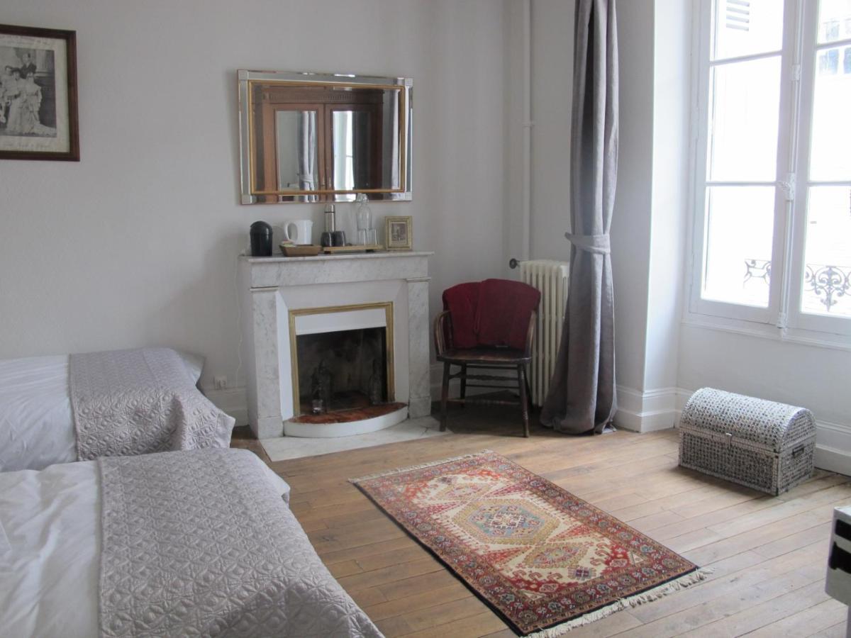 Bed and Breakfast ChezLola Civray  Esterno foto